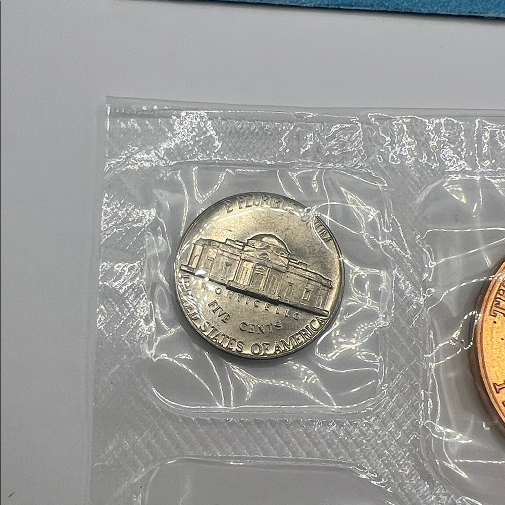 1974-1975 Denver Mint Souvenir Coin Set - Picture 14 of 14